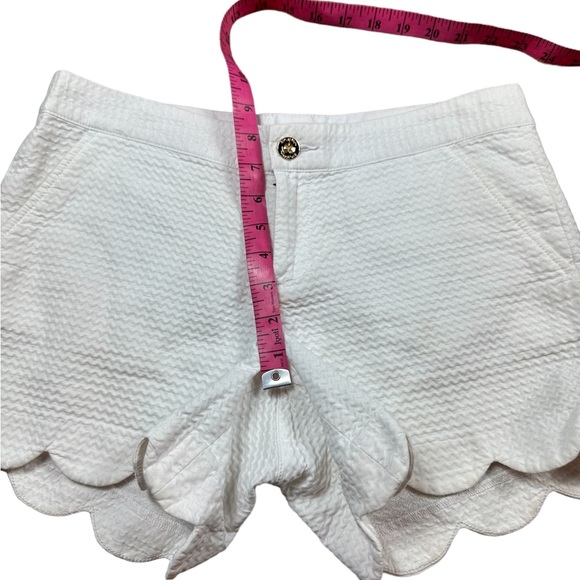 LILLY PULITZER: Buttercup Scalloped White Shorts -Size 4 - Picture 8 of 14